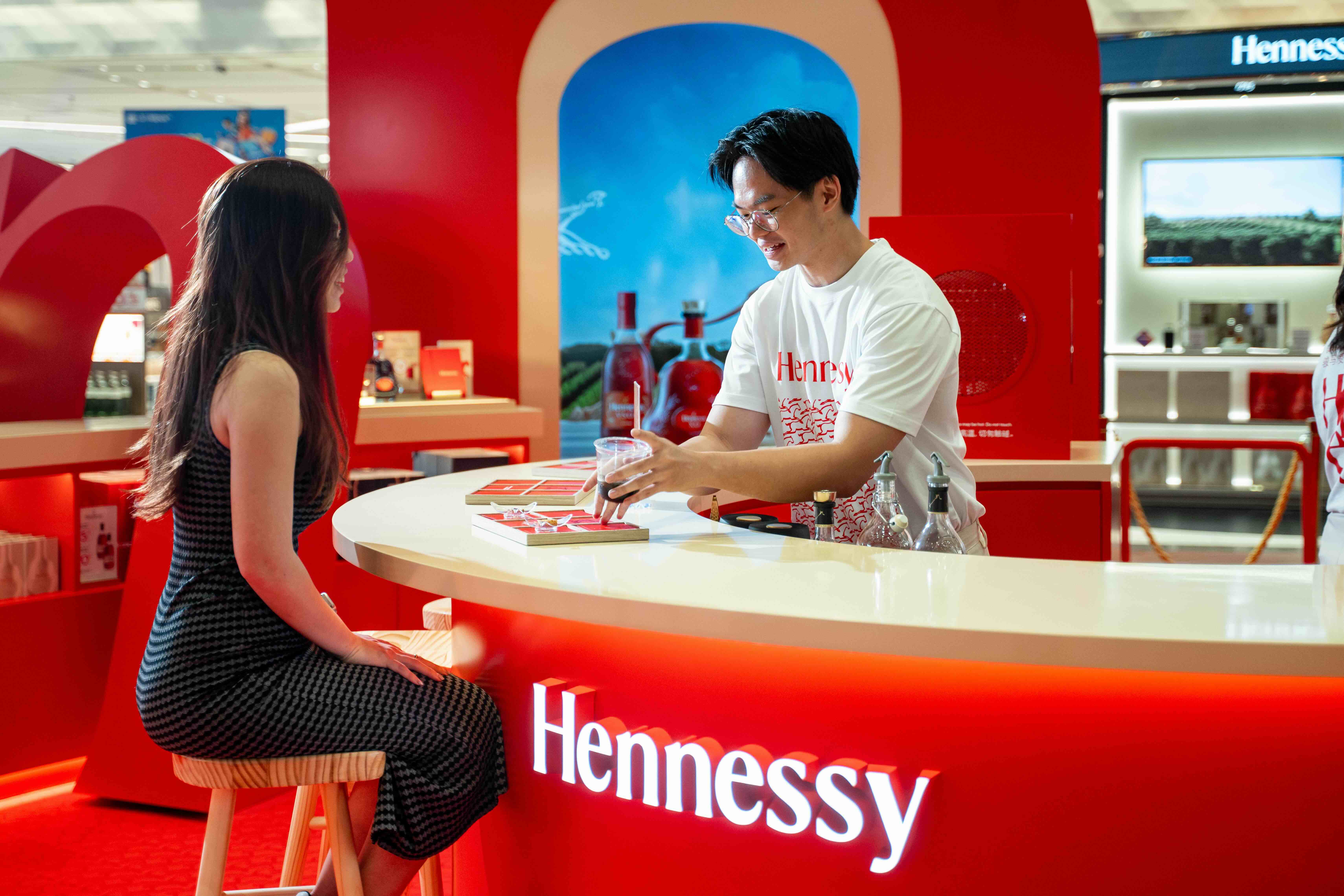 Hennessy Gallop Towards Bright Perspectives - Pop-up