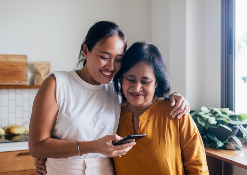 How To Choose the Best Mobile Plan for Your Kids, Ageing Parents, and Helper