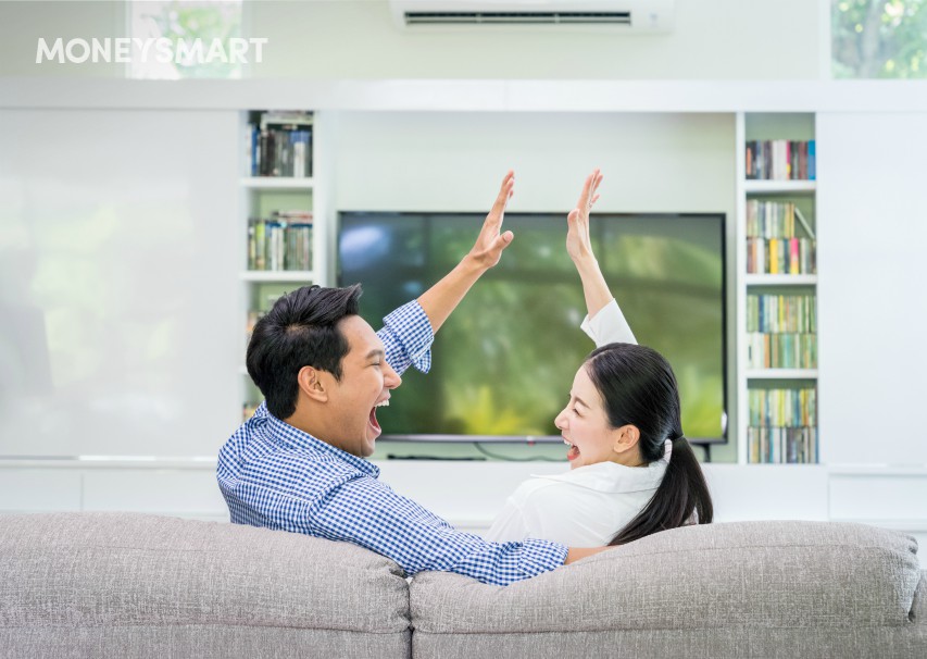Yet to Create Your Free Singtel CAST Account? Sign Up & You Could Win A 42” Samsung UHD TV or GrabFood Vouchers