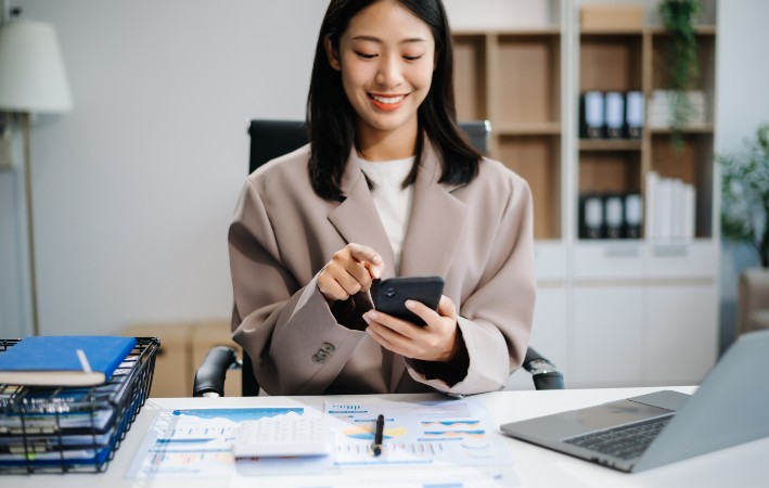 Looking for a New Side Hustle? Here are 5 Reasons Why CFD Trading Could Be the Perfect One for You