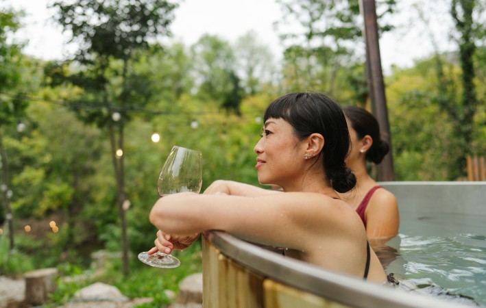 How to Turn Your Savings into Free Flights and Travel Perks